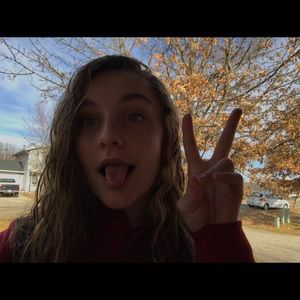 Meet your Posher, Julia